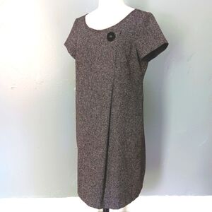 Mod shift dress w large button detail. Robbie Bee Signature. Size 12.